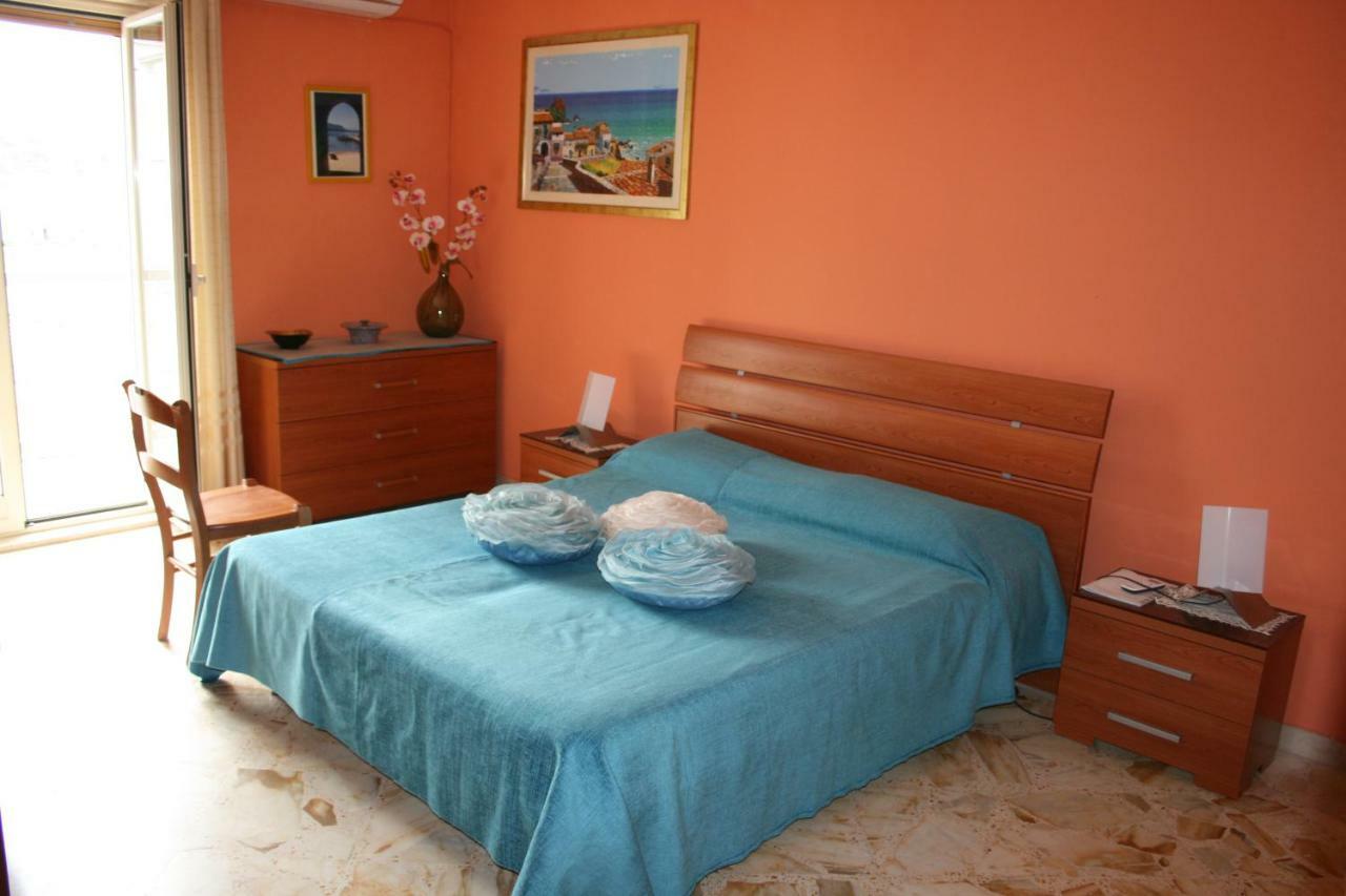 Casa Floridea -Mediterranea Sicilia Apt Cefalu Exterior photo